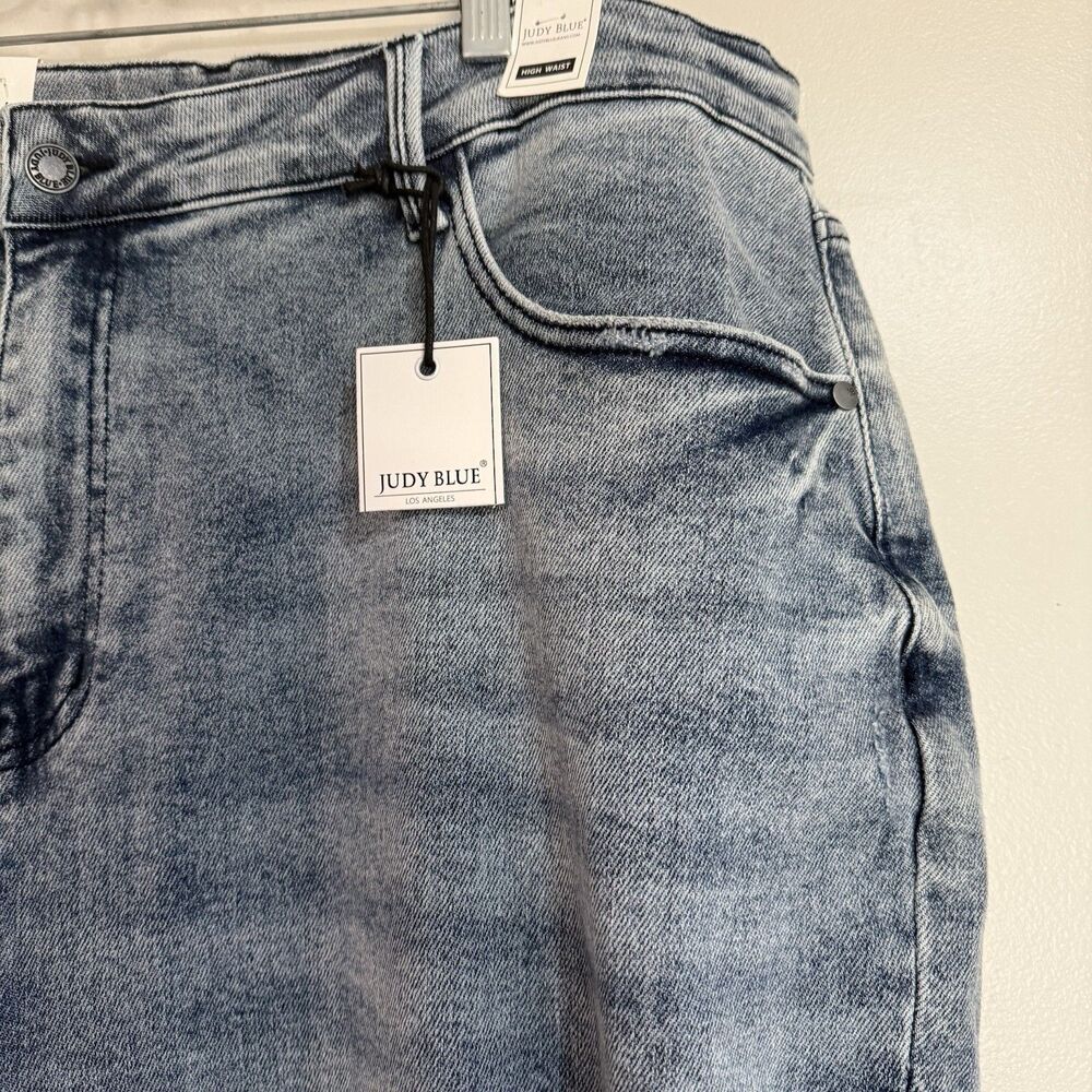 Judy Blue 24W Plus High Rise Distressed Blue Jeans Stretch Denim NWT - Picture 2 of 8